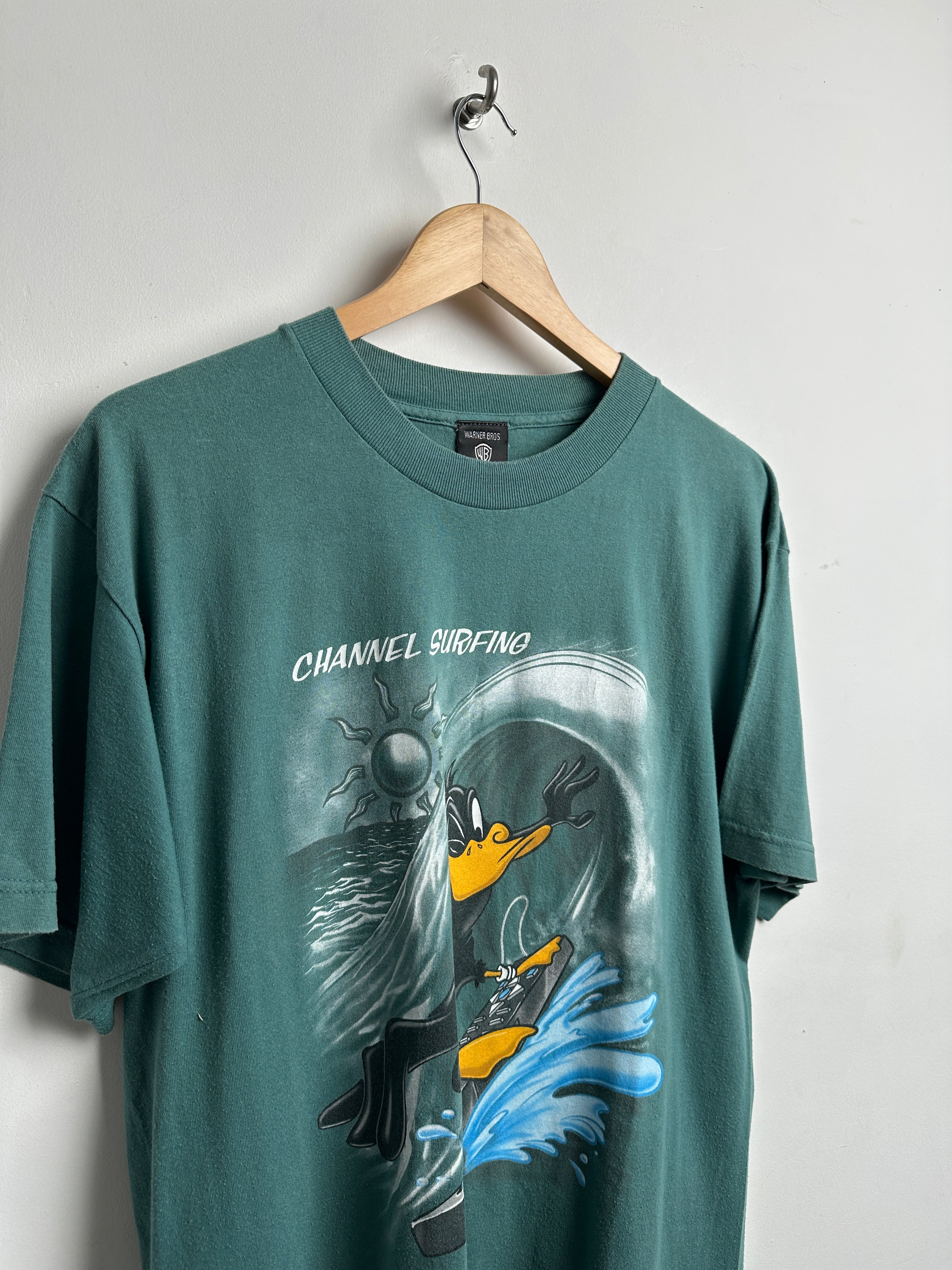 WARNER BROS Vintage Daffy Duck Channel Surfing  Printed Graphic Tees