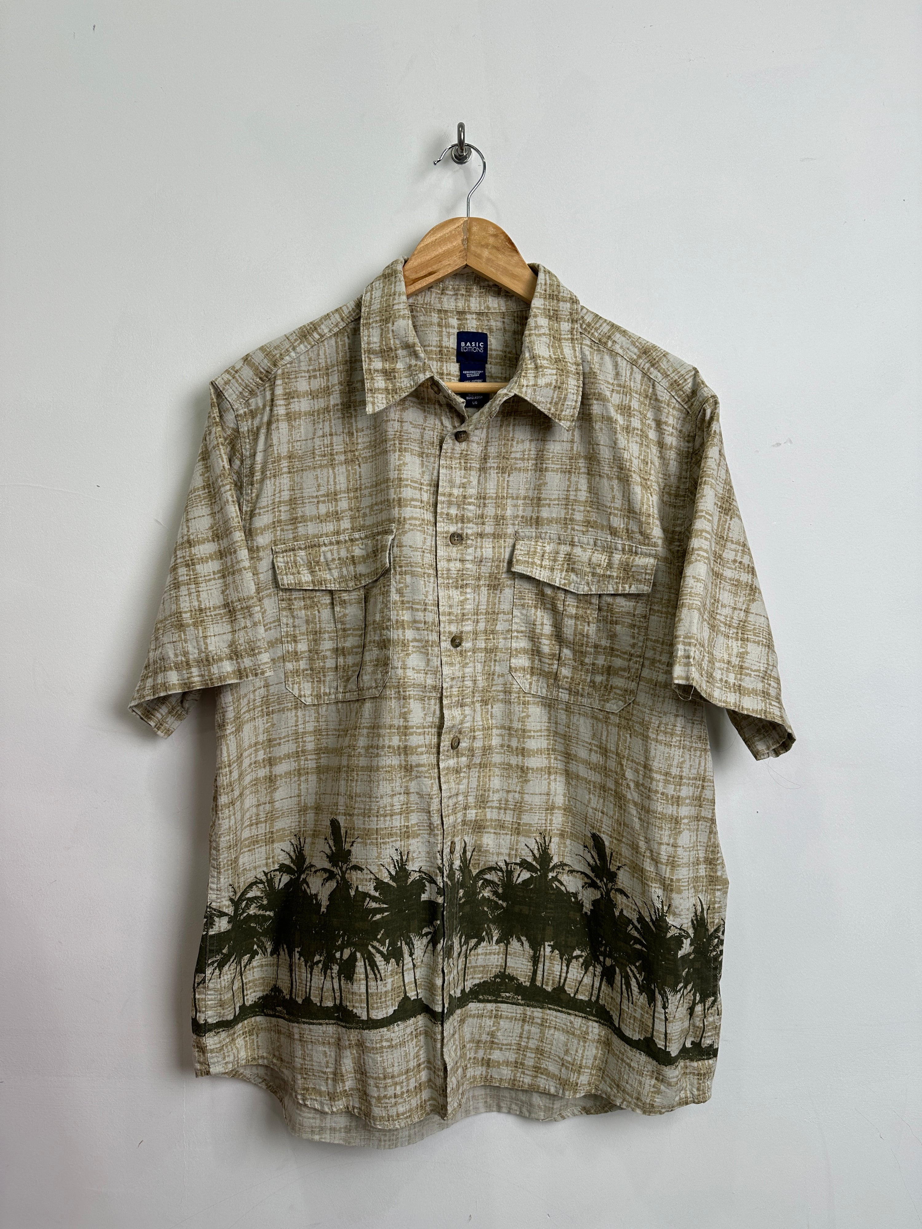 Basic Editions vintage short-sleeve shirt with palm trees - thrift.mt