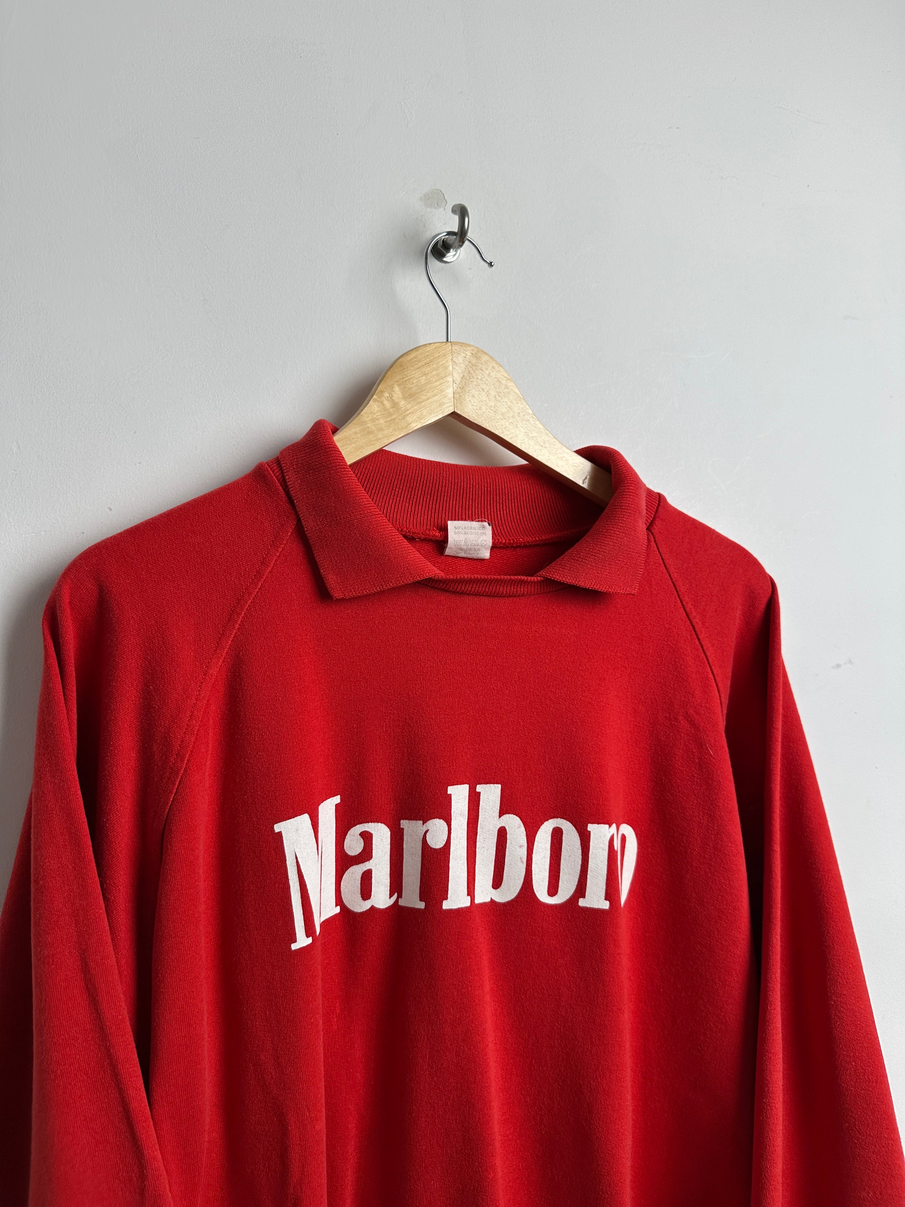 MARLBORO vintage red sweater