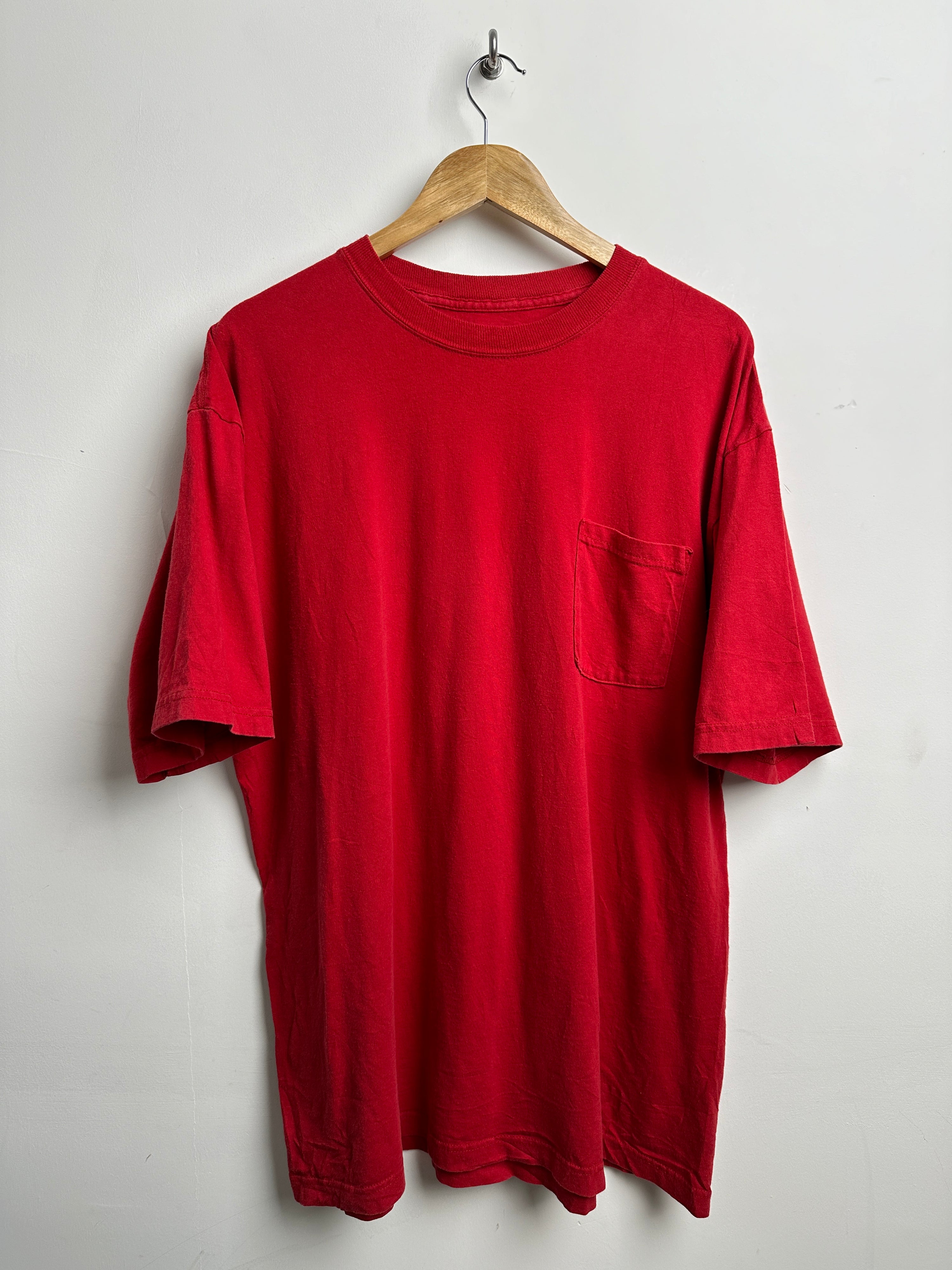 DICKIES tee in red with front pocket - thrift.mt