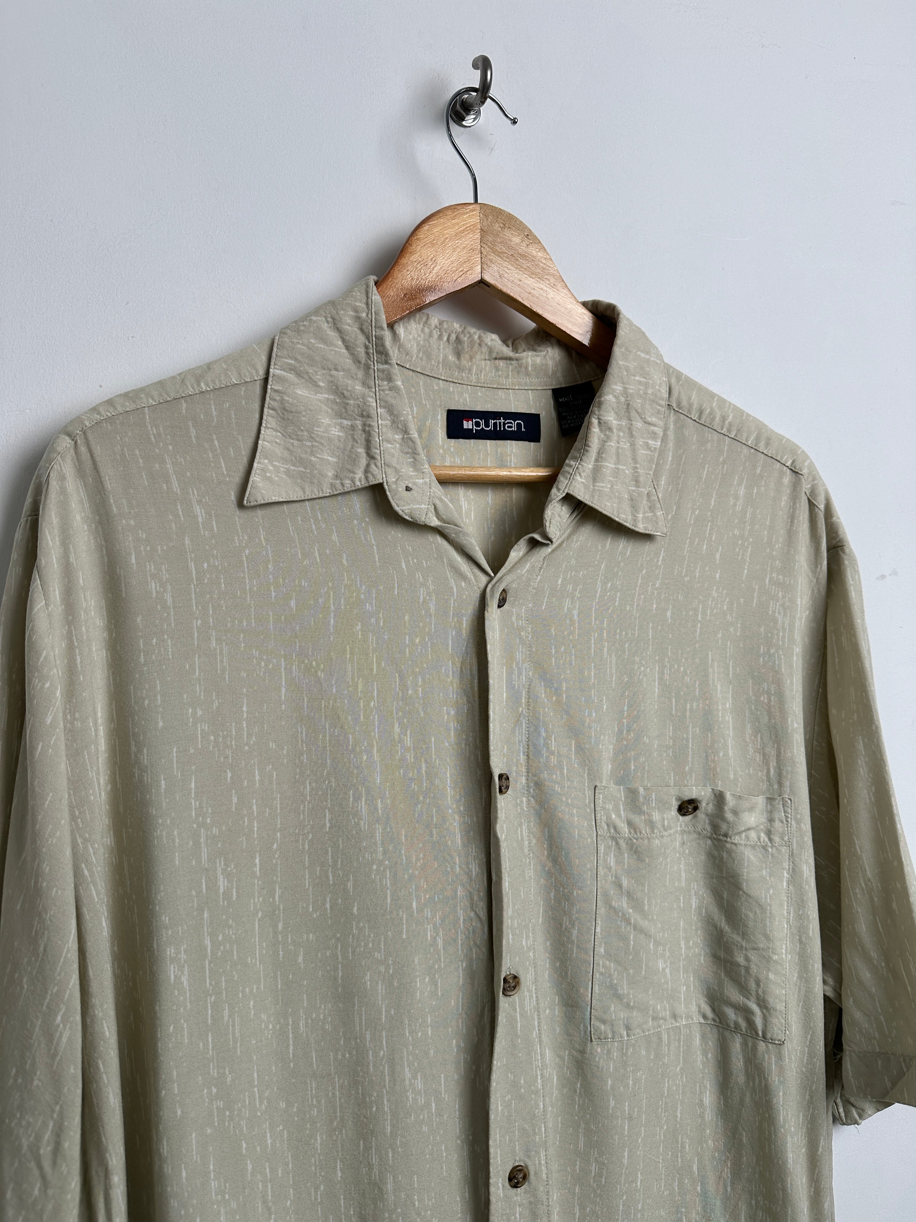 Puritan short sleeve shirt in beige with blue flowers - thrift.mt