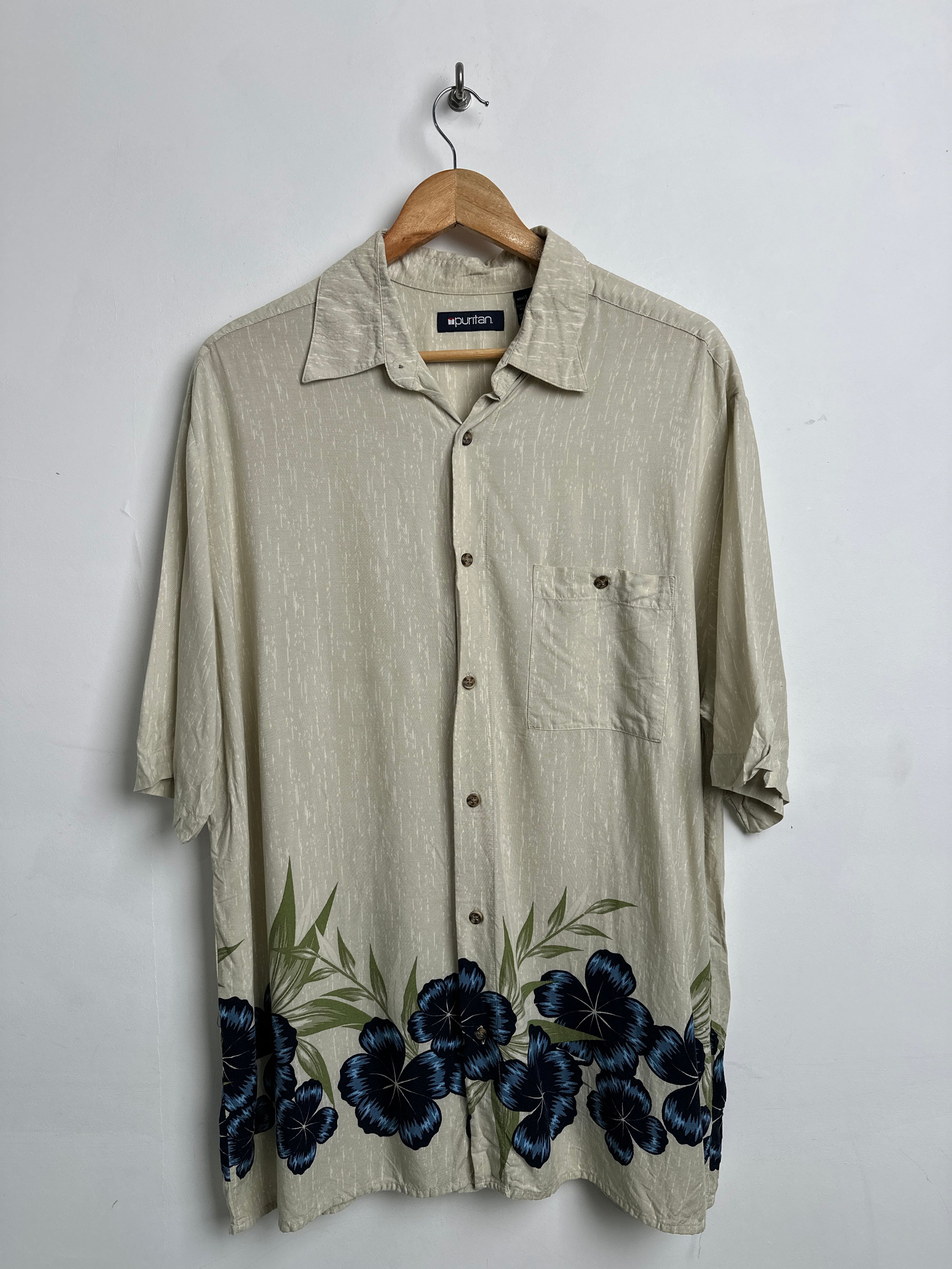 Puritan short sleeve shirt in beige with blue flowers - thrift.mt