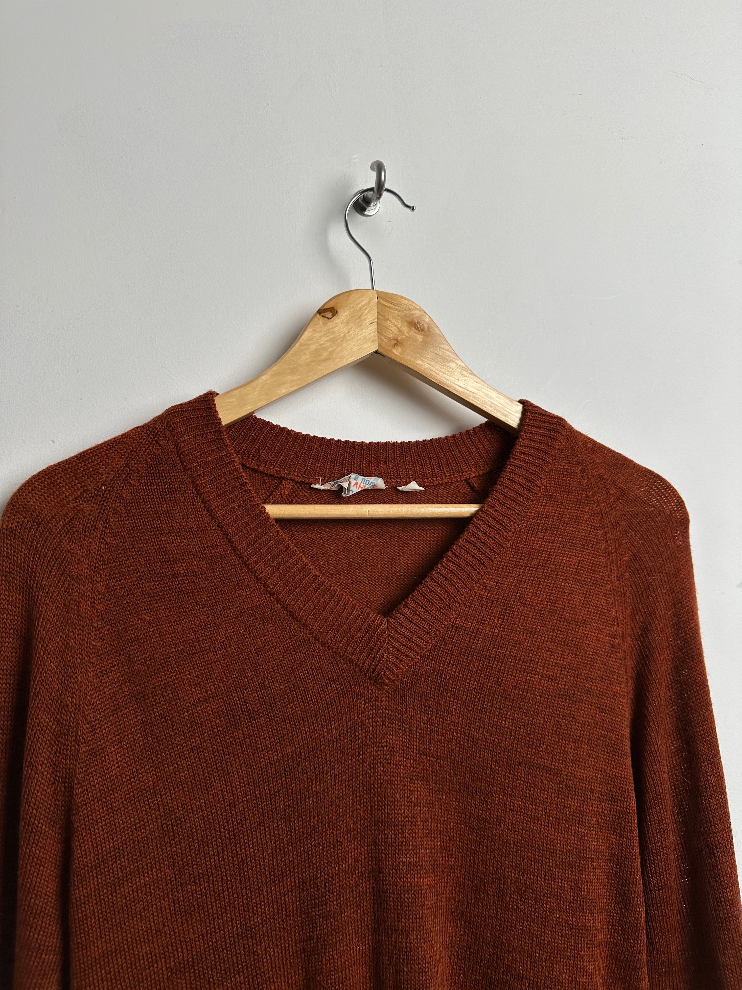 Vintage v-neck knitwear in brown - thrift.mt