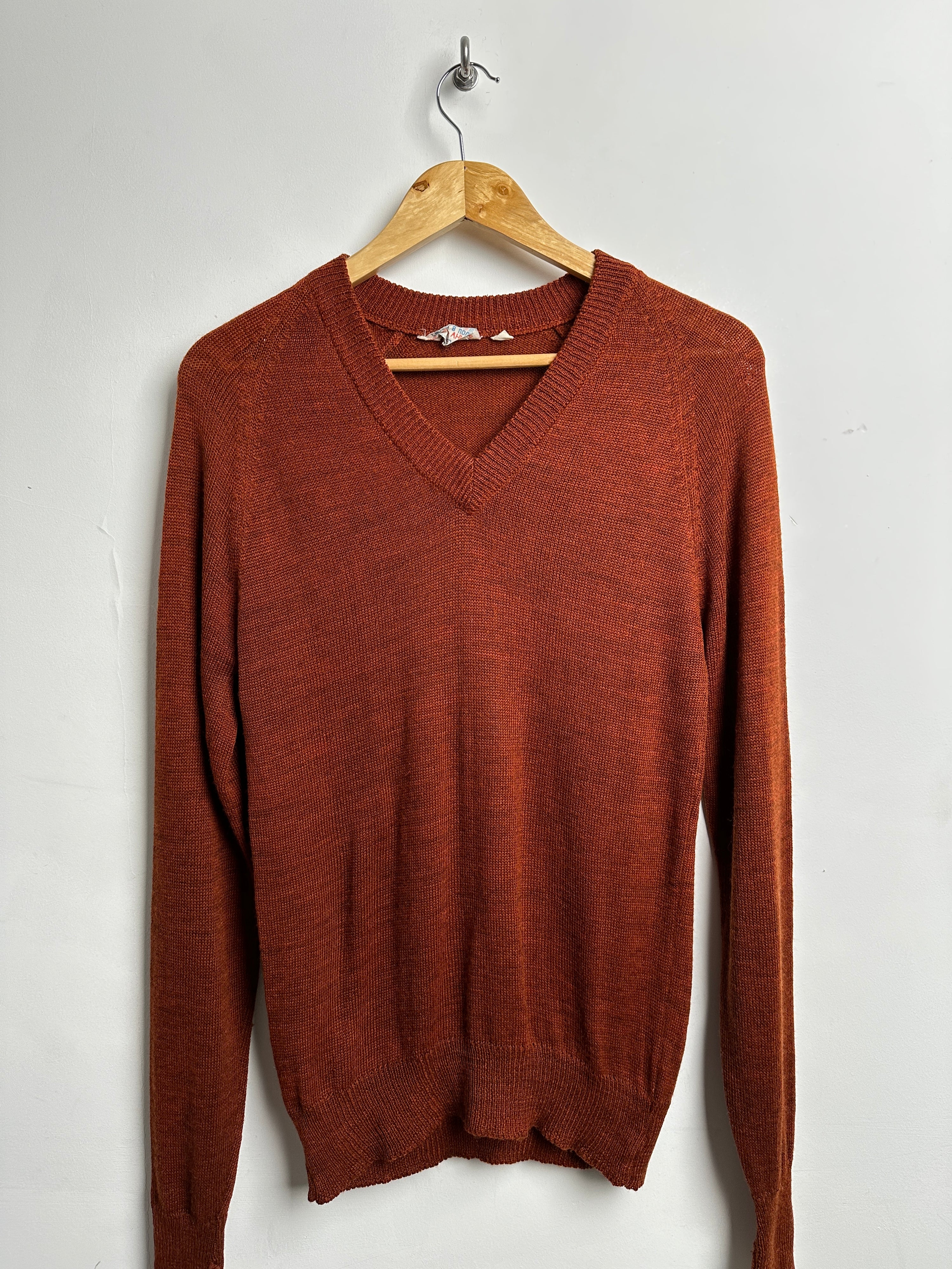 Vintage v-neck knitwear in brown - thrift.mt