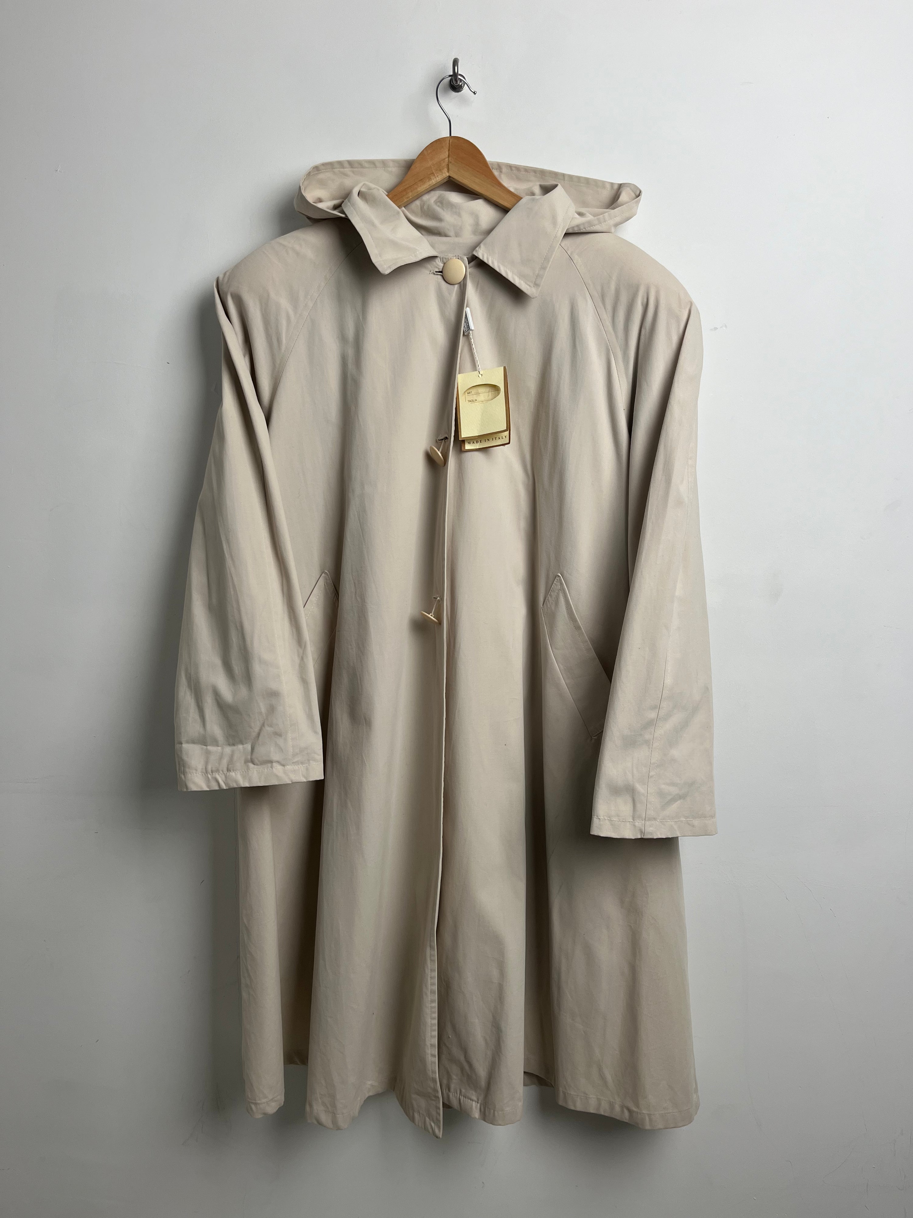 Vintage hooded trench coat in cream - thrift.mt