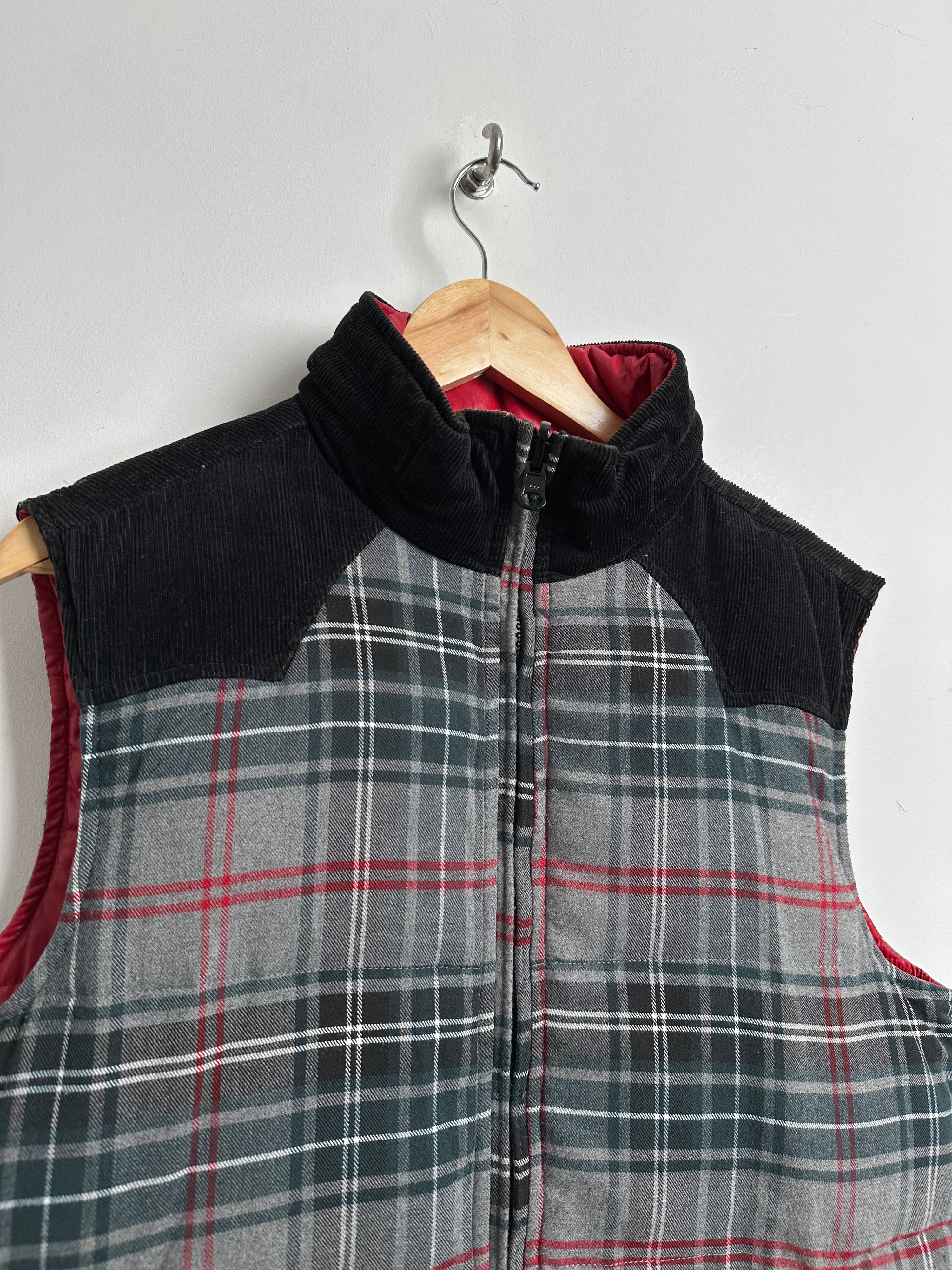 Reversible puffer vest red and plaid - thrift.mt